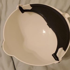 NEW mixing bowl and strainer